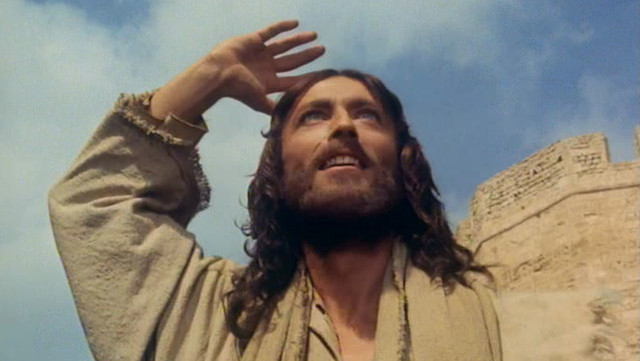 Jesus_of_Nazareth_Robert_Powell_photo_from_film_8_mid