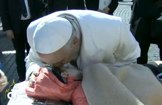 Pope Francis: Ndị Kraịst ga na-ejere Jizọs ozi na ndị ogbenye