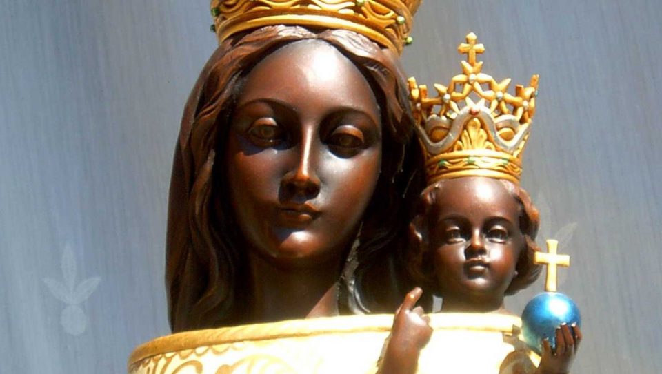 Hingabe an die Madonna von Loreto, um die schwarze Madonna um Gnade zu bitten