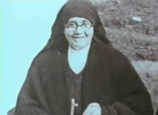 19 ژوئن برکت مادر النا آئیلو. دعای کمک