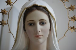 Mary lovar att välkomna alla önskningar med denna hängivenhet