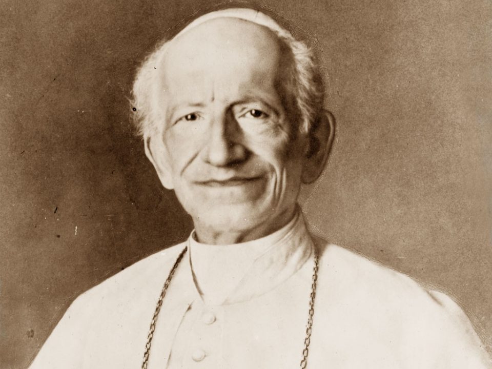 Papa Leone XIII ci disse la devozione da fare contro il maligno
