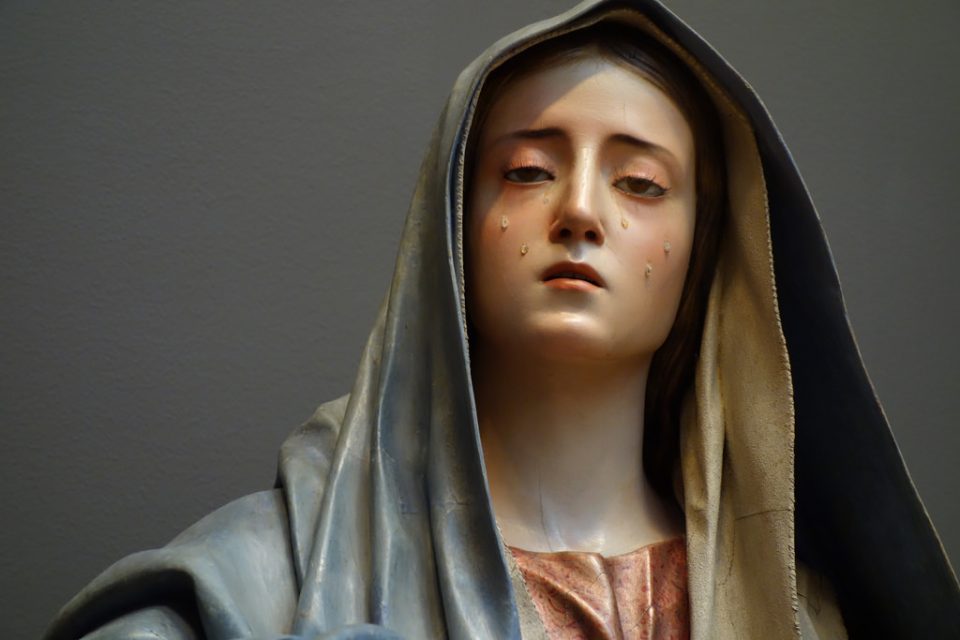 Devozione a Maria: la corona delle 63 giaculatorie per ottenere grazie