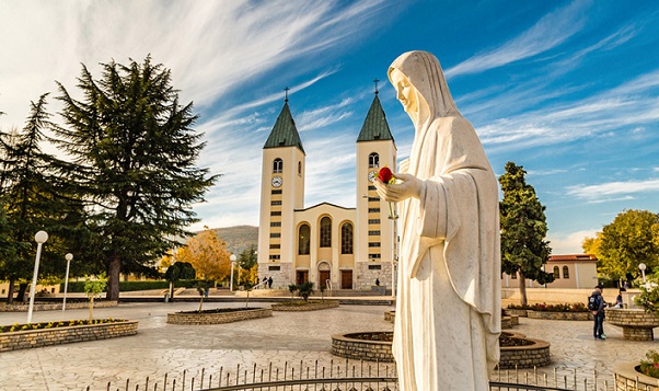 La Madonna di Medjugorje: non c’è pace, figlioli, dove non si prega