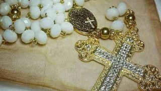 Faigalotu i le Holy Rosary: ​​tatalo ia Mele e faʻamaloloina le gutu o lo tatou manatu faʻapito