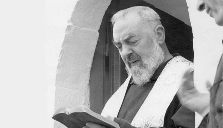 Kudzipereka kwa Oyera: lingaliro la Padre Pio lero 16 Novembala