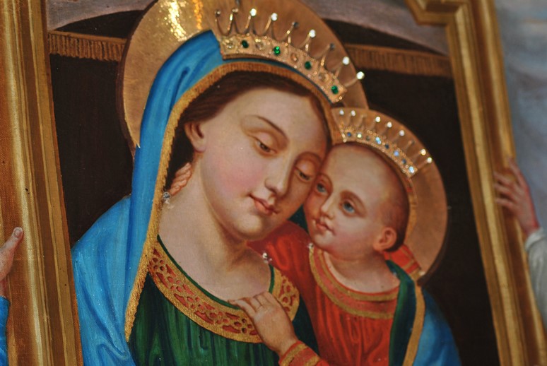 Devotion to Mary every day: her Heart is not divided