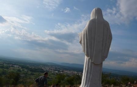 Богоматір у Меджугор’ї говорить про щастя. Ось що це говорить