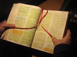 Амьдралынхаа хором мөч бүрийг Библиэр дамжуулан Бурхантай хуваалцдаг байв