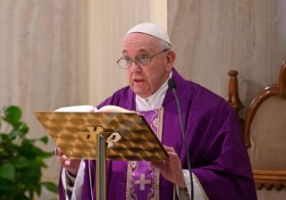 Ekpere Pope Francis maka Covid-19 ọrịa na-efe efe