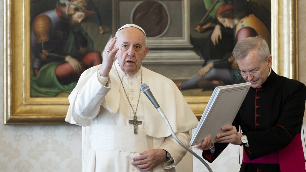Папа призвал. Папа призвал мир. Call the Vatican.