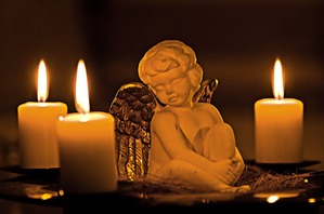 Gebete, Kerzen, Farben: Bitten Sie die Engel um Hilfe