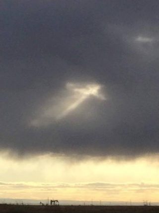Svijetli križ vidljiv na nebu: fotografija se pojavljuje u svim vijestima u svijetu