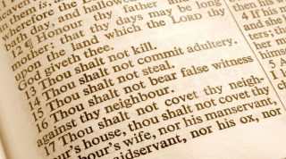 Rispettare i 10 comandamenti o semplicemente obbedirli? Il loro vero valore spirituale
