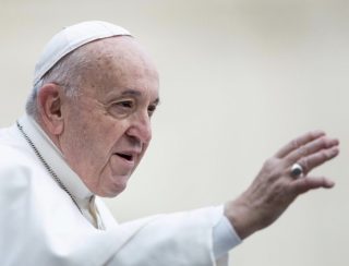 Papa Francesco affida la Cina alla Beata Vergine Maria