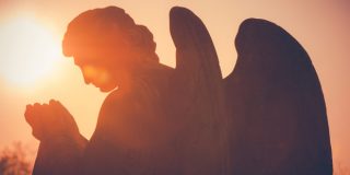 Pengabdian kepada Malaikat Penjaga: 5 doa yang kuat