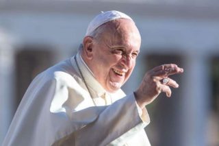 Papa Francis anasherehekea Misa wakati wa Ziara ya Lammusa