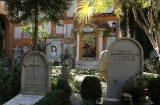 Papa Francisc va celebra Liturghia pentru morți într-un cimitir din Vatican