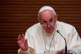 Påven Franciskus säger att ytterligare åtgärder är på väg mot korruption i Vatikanen