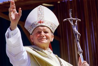 ʻO kā John Paul II huna e pili ana i nā helehelena o Medjugorje