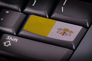 Kibernetinio saugumo ekspertas ragina Vatikaną sustiprinti interneto apsaugą