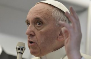 Hvem skal jeg dømme? Pave Frans forklarer sitt synspunkt