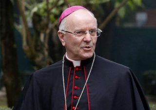 Bisschop Nunzio Galantino: de ethische commissie zal toekomstige investeringen in het Vaticaan begeleiden