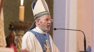 Аргентинский священник дисквалифицирован за то, что ударил епископа, который закрыл семинарию