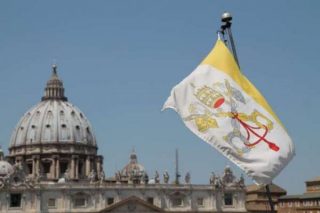 弗朗西斯教皇颁布法律重组梵蒂冈财政