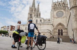 Páfinn markar opnun heilögu dyrnar í Santiago de Compostela