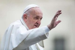 Папа Фрања прима жене у министарства лектора и аколита