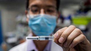 Vatikanets sundhedsdirektør definerer Covid-vacciner som "den eneste mulighed" for at komme ud af pandemien