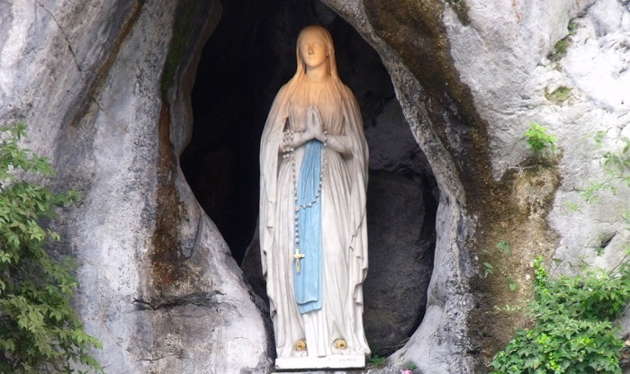 La Madonna di Lourdes: 1 Febbraio, anche in Paradiso Maria ci è Madre