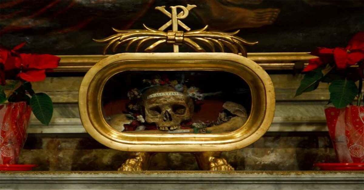 Црквата во Рим каде што можете да го почитувате черепот на Свети Валентин