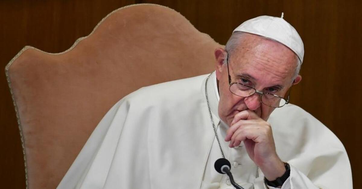 Paus Francis mengunjungi katedral Iraq yang dibakar oleh Negara Islam