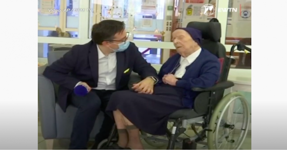 A nővér 117. életévét betölti, és megnyeri a kovát is