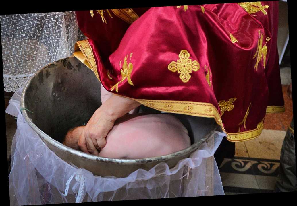 Romanya: Yeni doğan, Ortodoks ayiniyle vaftiz edildikten sonra öldü