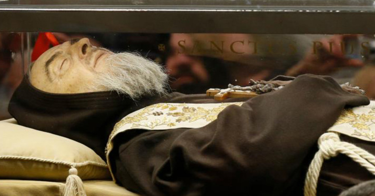 Un altro miracolo di Padre Pio : ha visitato un uomo in prigione