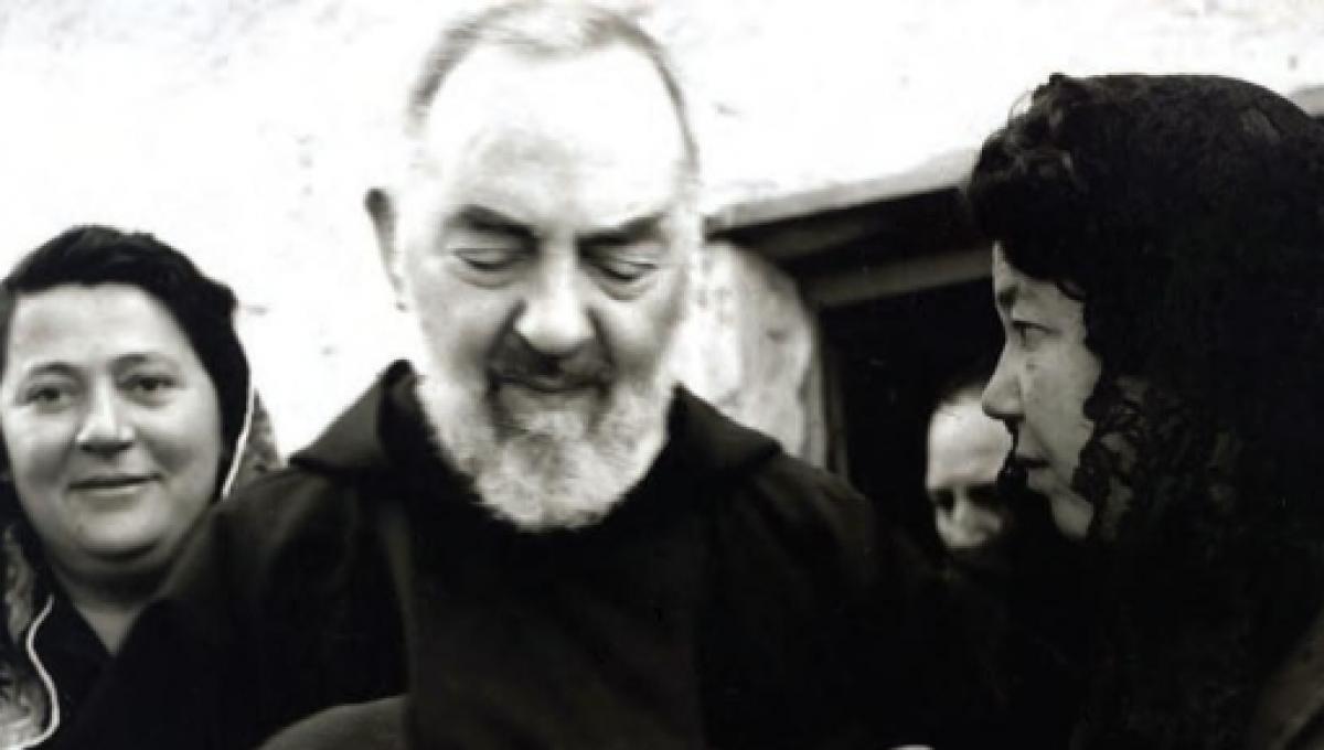 当 Padre Pio 向灵魂讲述炼狱时，修士的故事