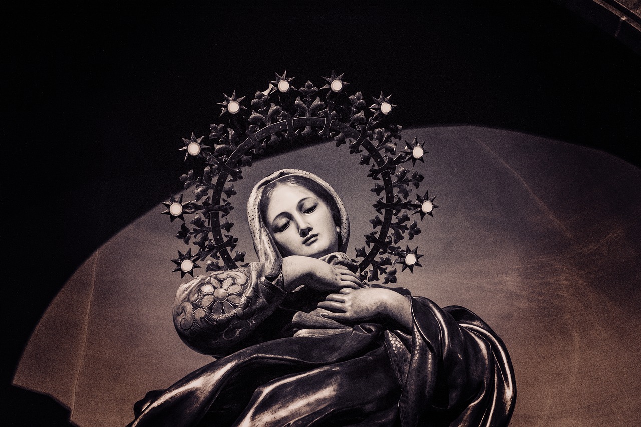האם אתה יודע מדוע חודש מאי מוקדש לבתולה הקדושה מרי?