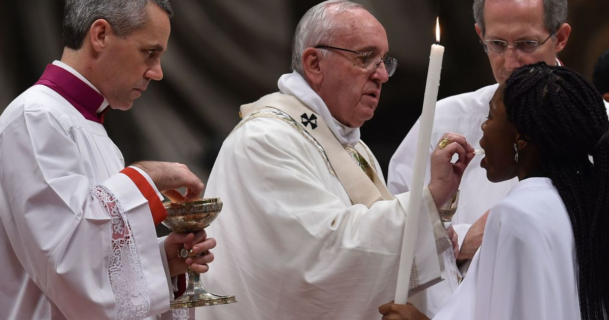 É certo sair da Missa depois de receber a Sagrada Comunhão?