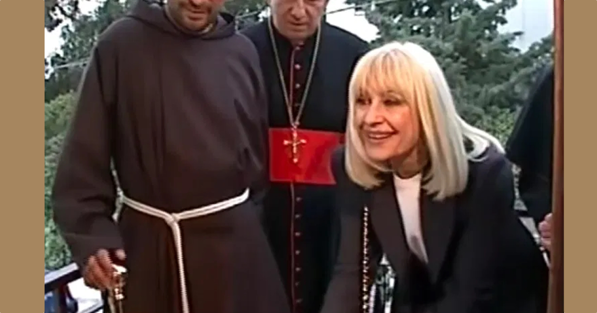 Raffaella Carrà a me Padre Pio, o ka mea paa a me ka Saint mai Pietrelcina (VIDEO)