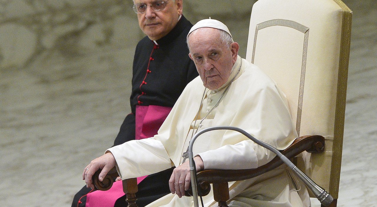 Pave Frans slår politikere rundt om i verden og bebreider dem
