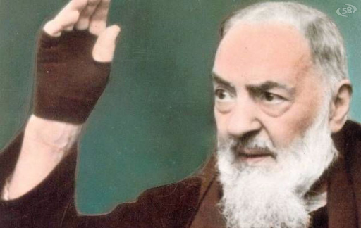 An bhfuil am crua agat? Stop agus guí chuig Padre Pio mar seo