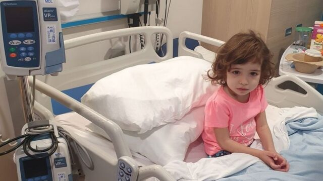 Nena de 3 anos con leucemia rexeitada polos médicos 10 veces