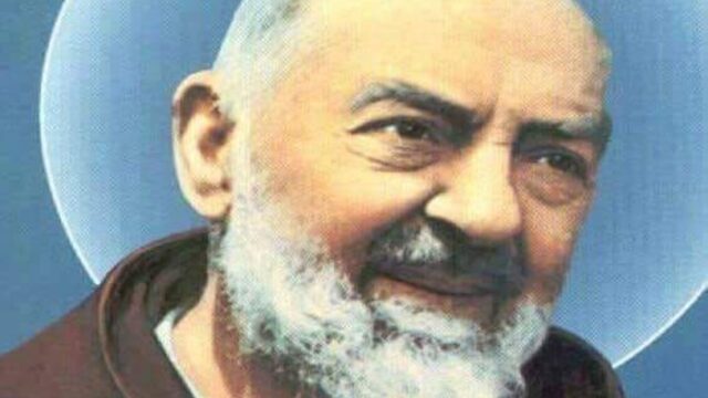 Keajaiban Padre Pio: marasake wuta liwat donga
