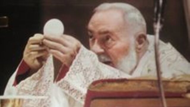 Gravuloj kaj sindonemo al Padre Pio