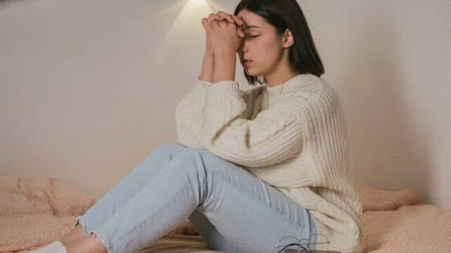 Att be innan du somnar lindrar stress och ökar motståndskraften, det är därför