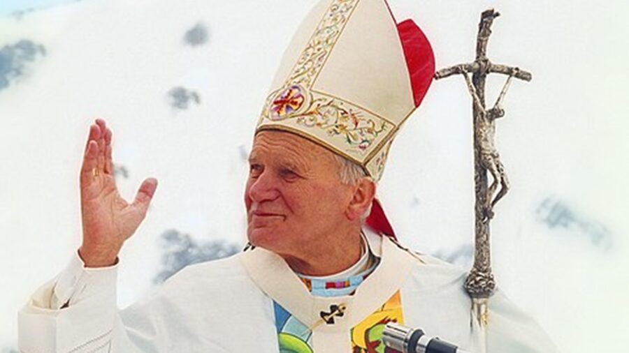 Ubungane phakathi kukaJohn Paul II noPadre Pio