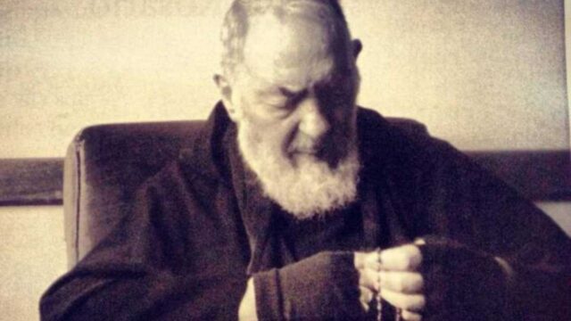 Bönen skriven av Padre Pio som tröstade honom i sorg och ensamhet